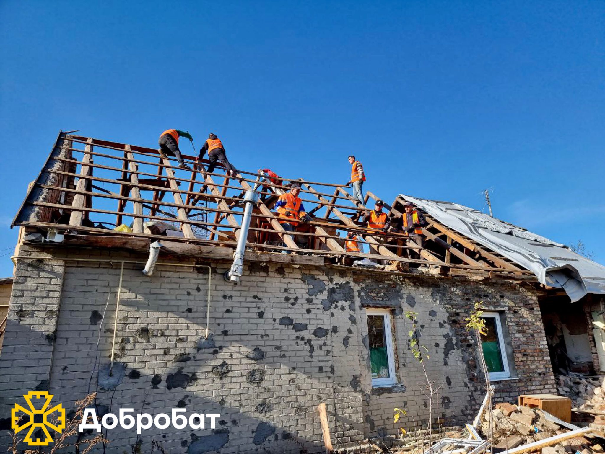Попри погодні умови «Добробат» невтомно нагально відновлює домівки українців: що нового за минулий тиждень.