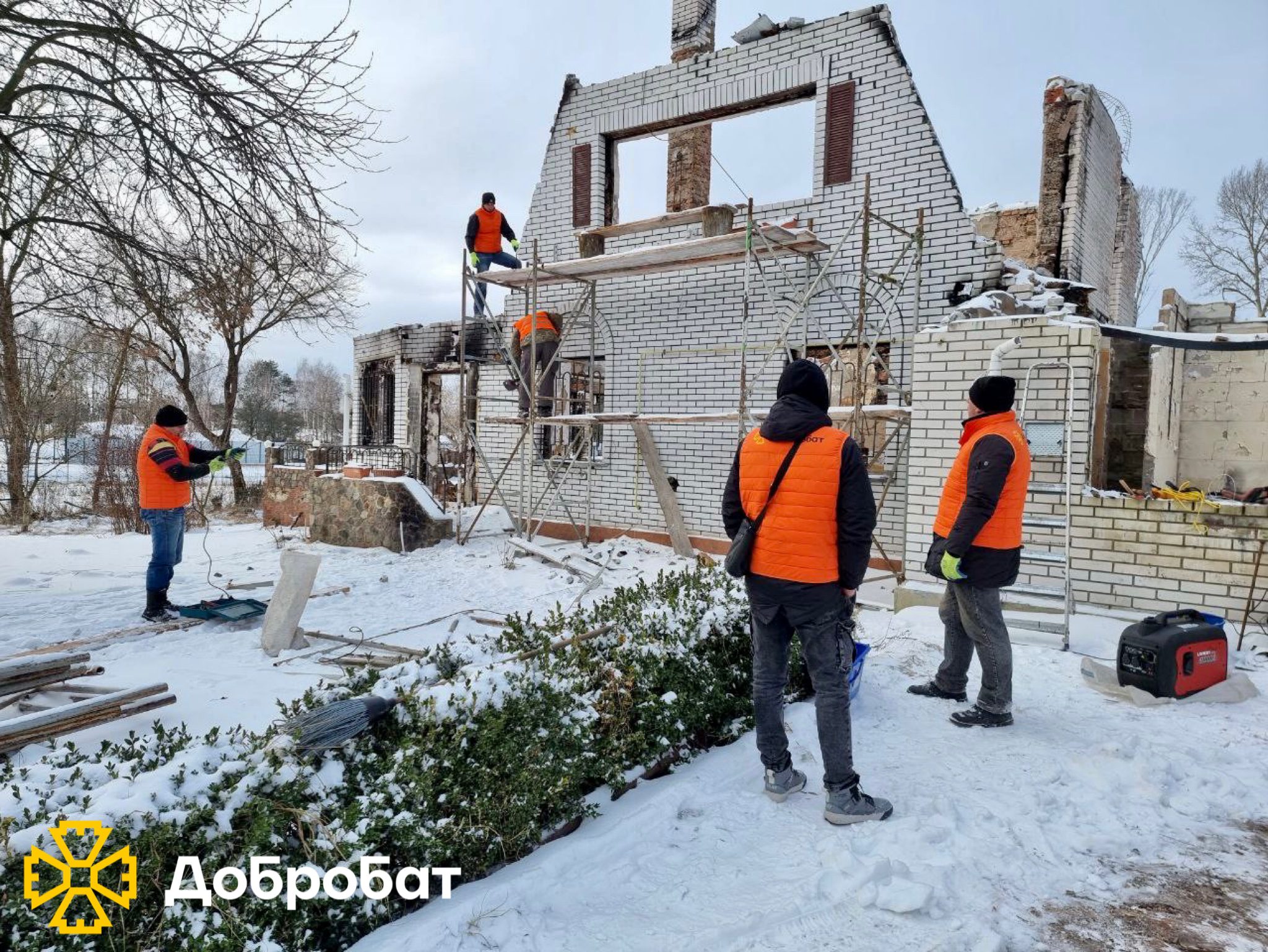Понад 260 волонтерів нагально відновлювали об’єкти у п’яти регіонах: про тиждень «Добробату»