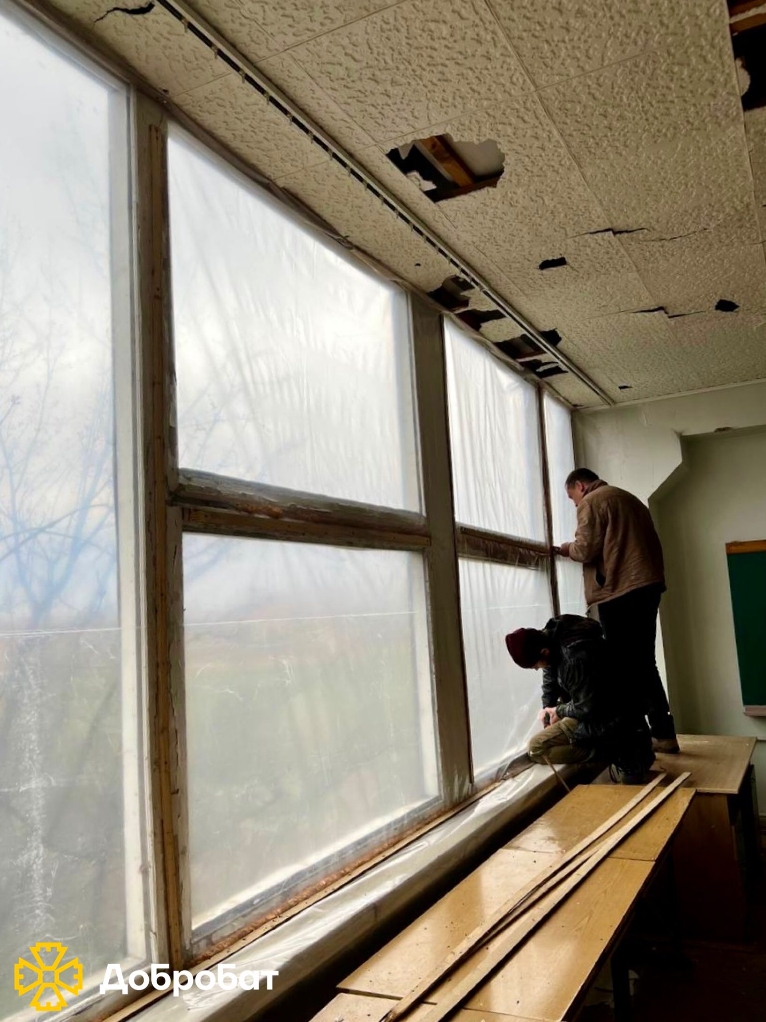 The volunteers repaired residential buildings, a university, a community cultural center, an art school and removed rubble: about the week of reconstruction by Dobrobat