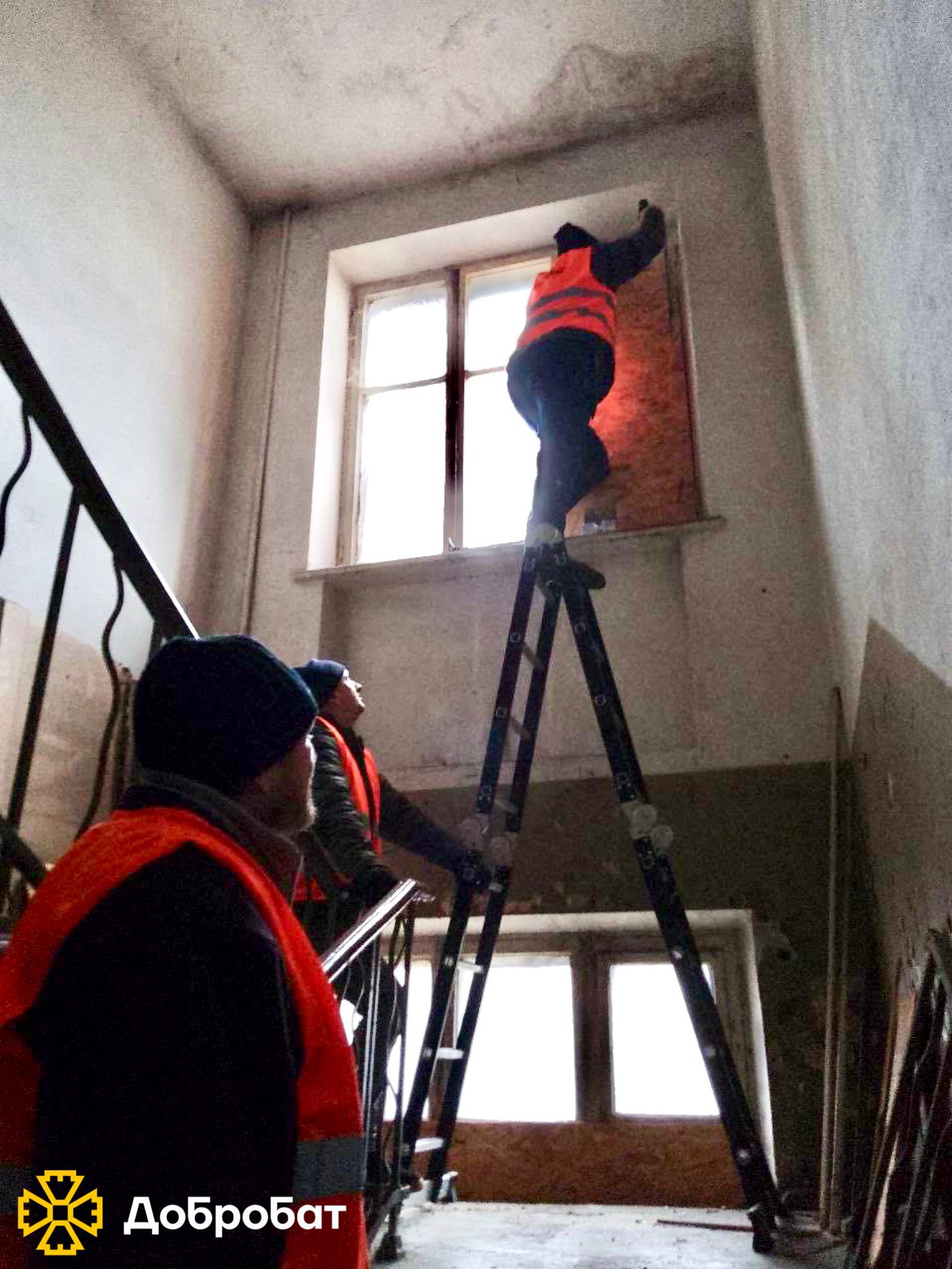 The volunteers repaired residential buildings, a university, a community cultural center, an art school and removed rubble: about the week of reconstruction by Dobrobat