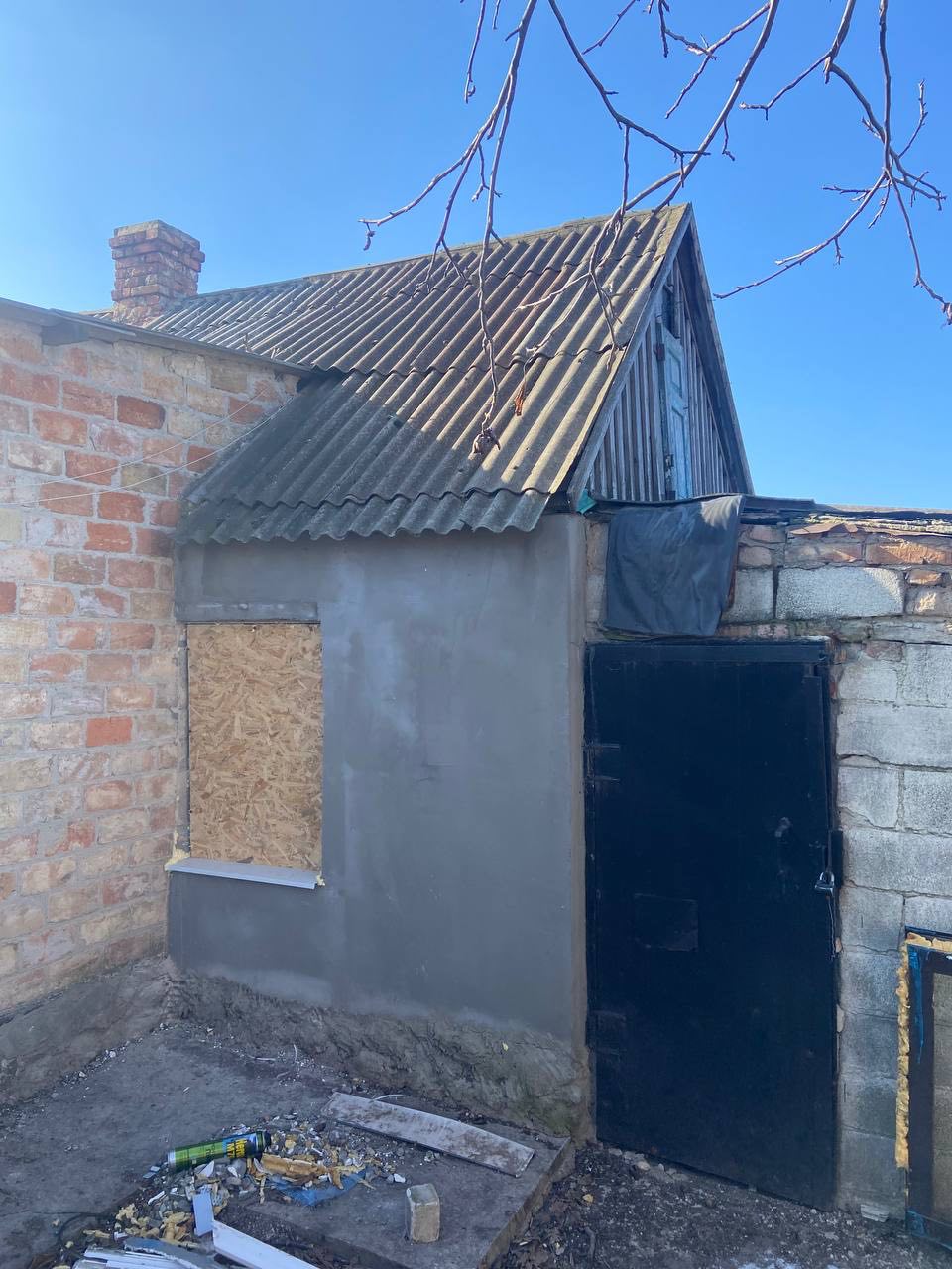Пошкоджено житло в Запорізьклму районі.