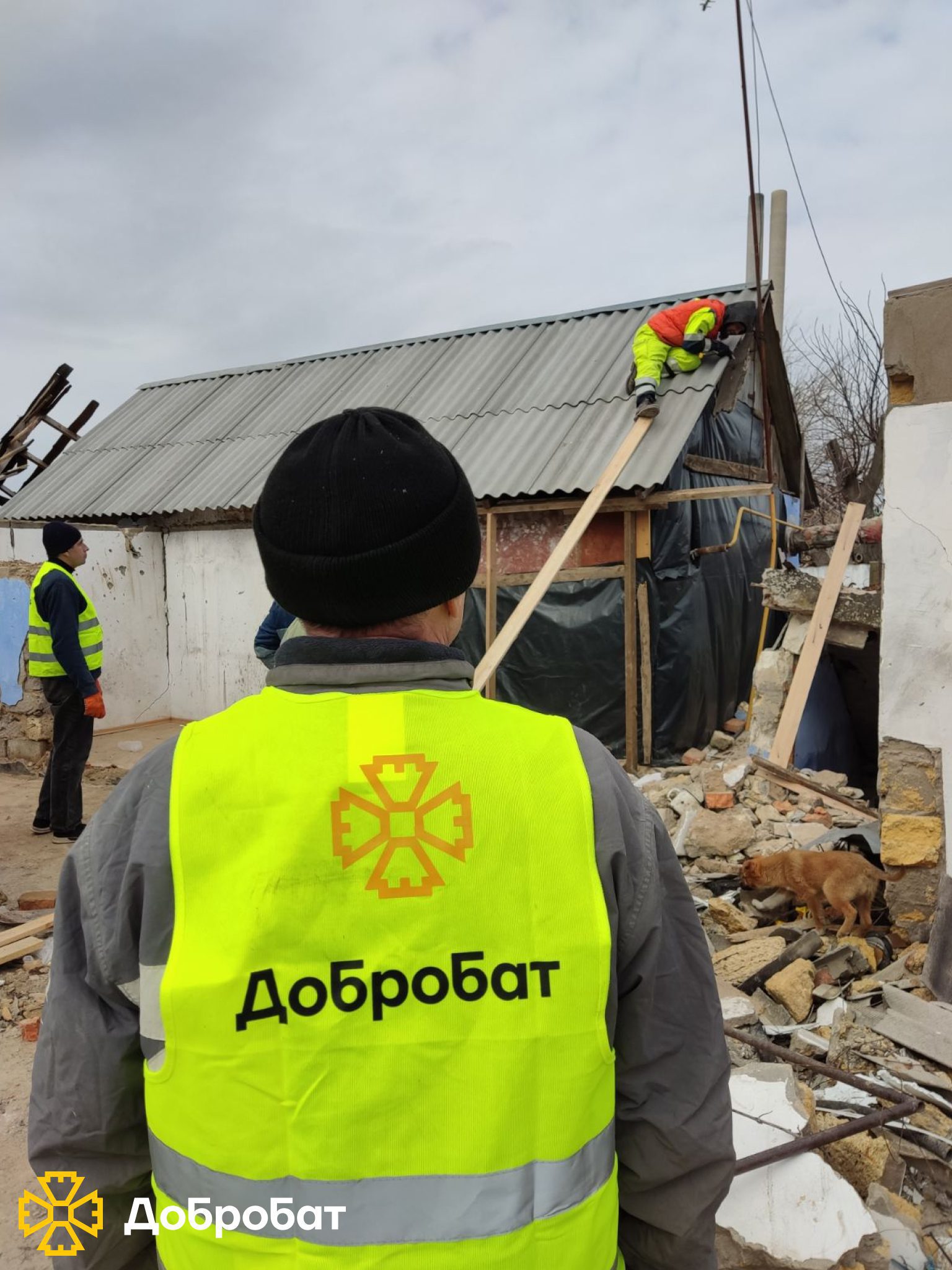 Чотири регіони, 18 виїздів на об’єкти та 175 залучених волонтерів: «Добробат» звітує про тиждень відбудови