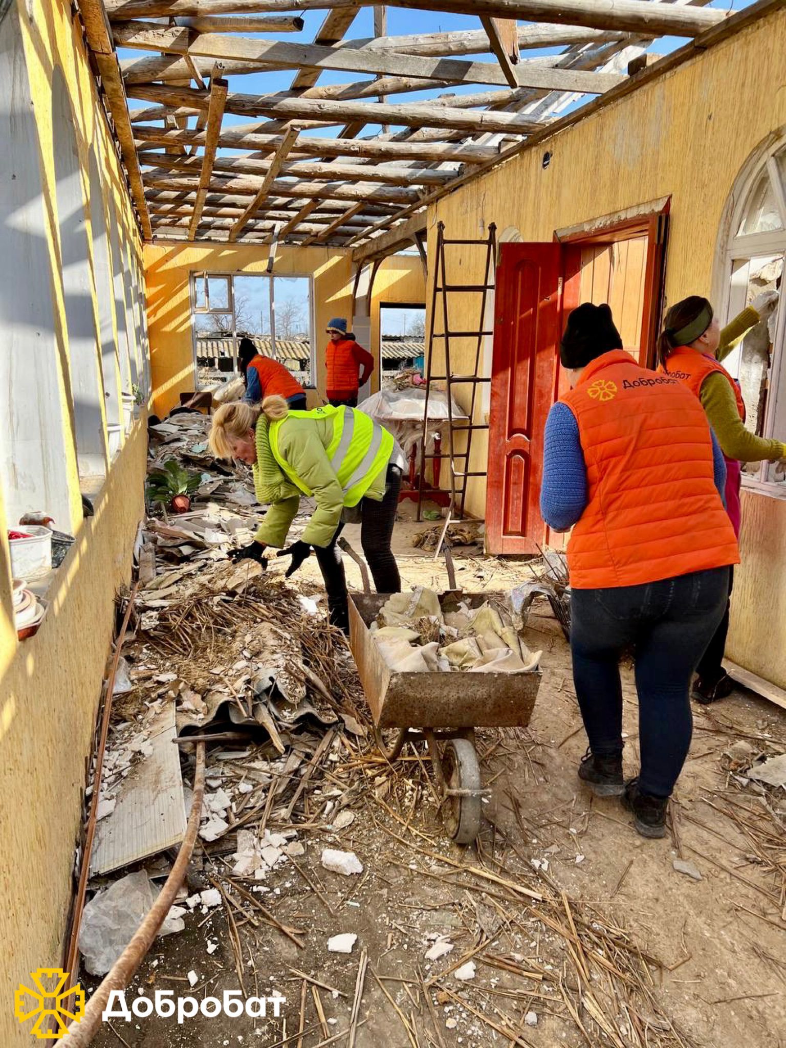 Dobrobat spring kicks off: over 220 volunteers joined urgent reconstruction last week