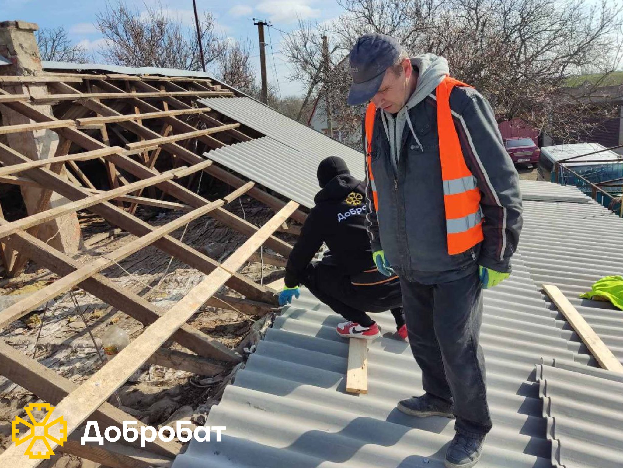 Близько 220 волонтерів нагально відновлювали об‘єкти в шести регіонах країни: звітуємо про тиждень в «Добробаті»