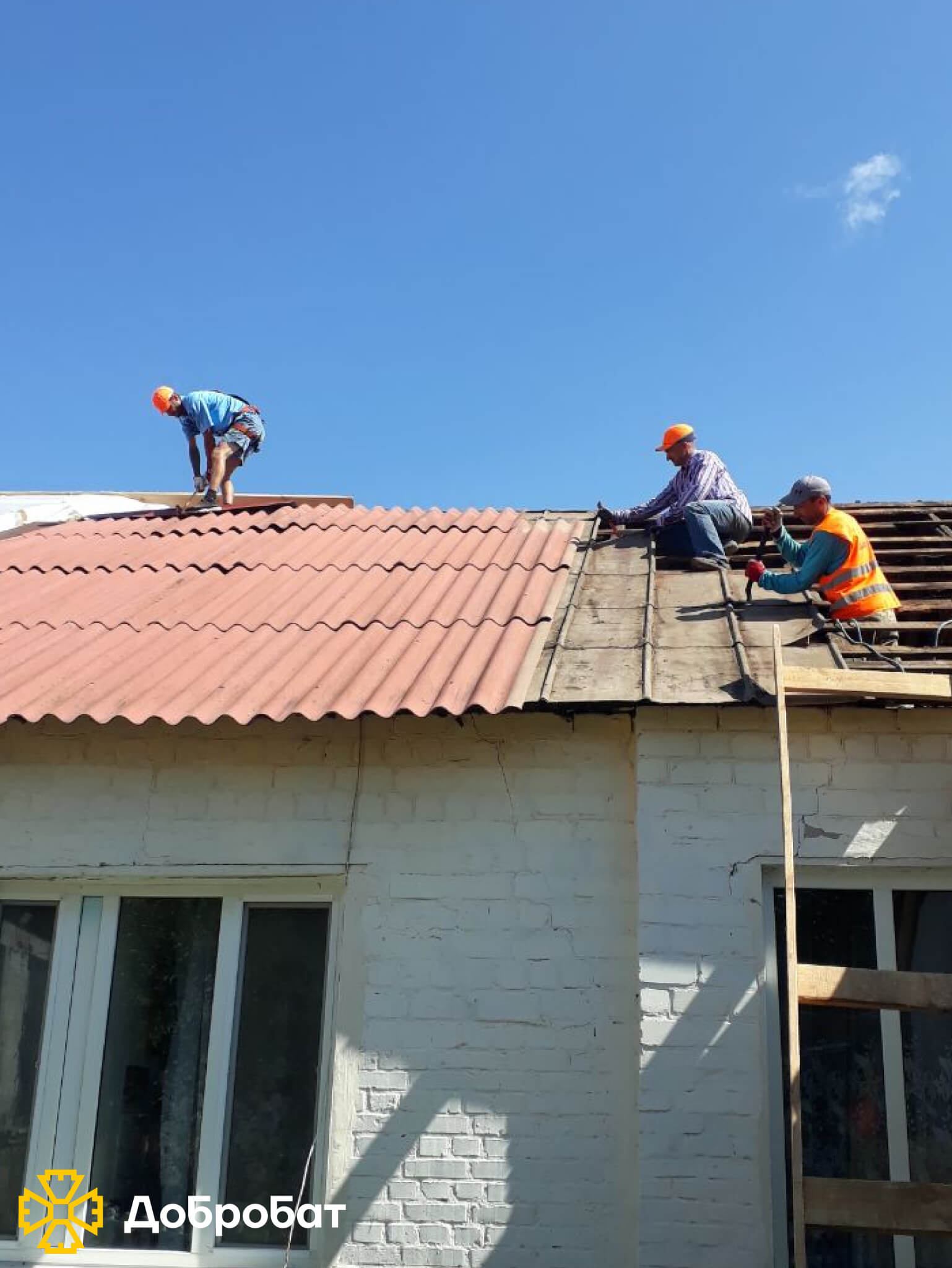 Близько 170 добровольців долучилися до нагальної відбудови країни: «Добробат» звітує про зроблене за тиждень